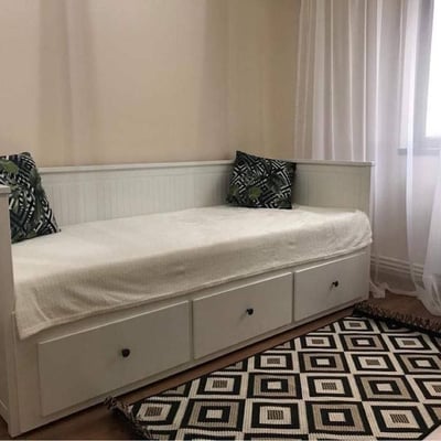 Alquiler de cómodos apartamentos de 3 habitaciones con cocina independiente, 70 m², Faleza Nord, Constanța, Rumanía